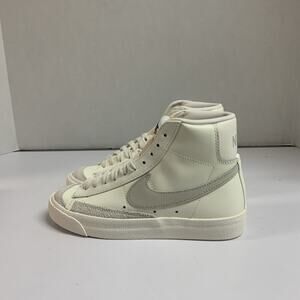 Nike Blazer '77 Vintage Mid Sail Light Bone CZ1055 120 Size 5.5 Women White